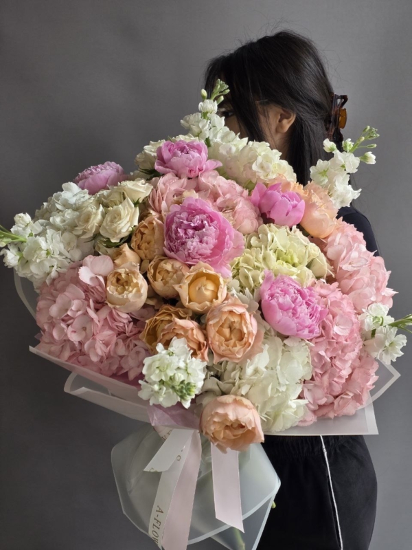💐 Luxe Garden Elegance Bouquet