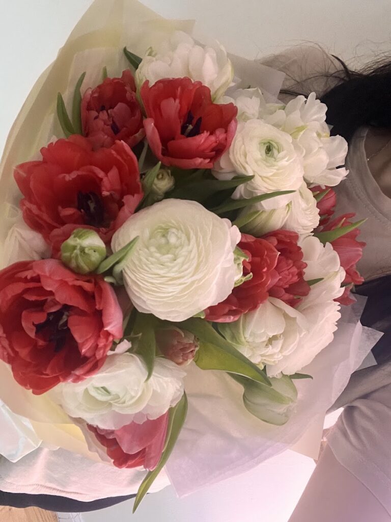 Customer photo of an A-Flowers bouquet